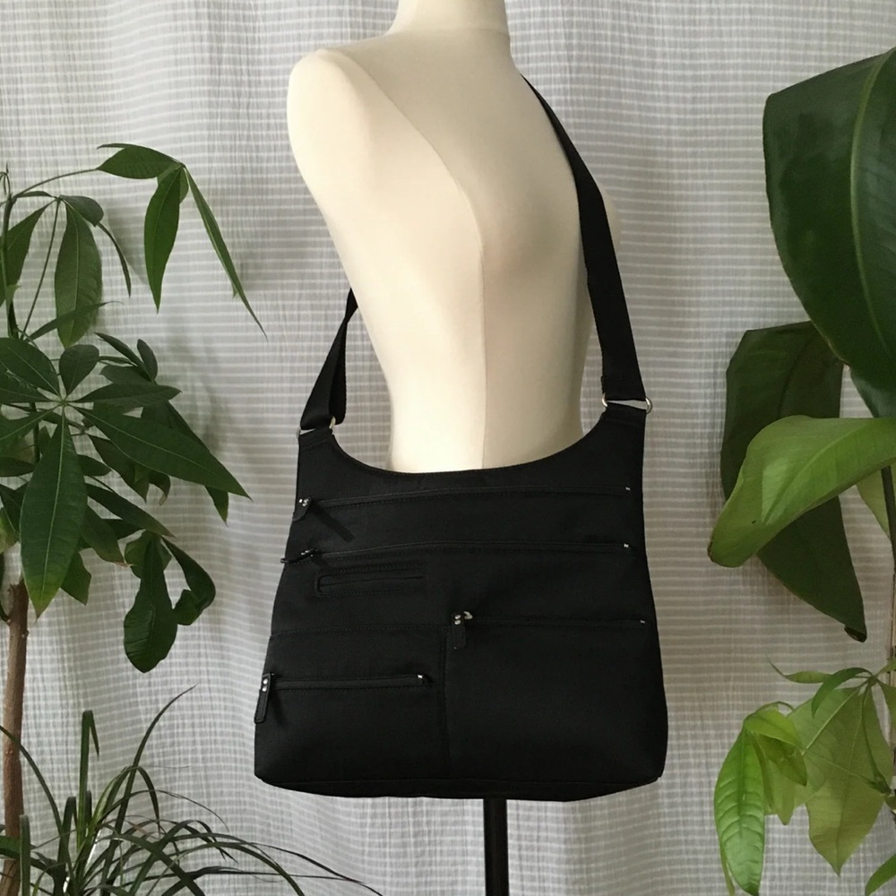 TEELA - BLACK | MULTI-POCKET SHOULDER BAG | MEDIUM